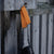 Orange Handschuhschlaufe von der Marke ANKERLIFT für Skifahrer..